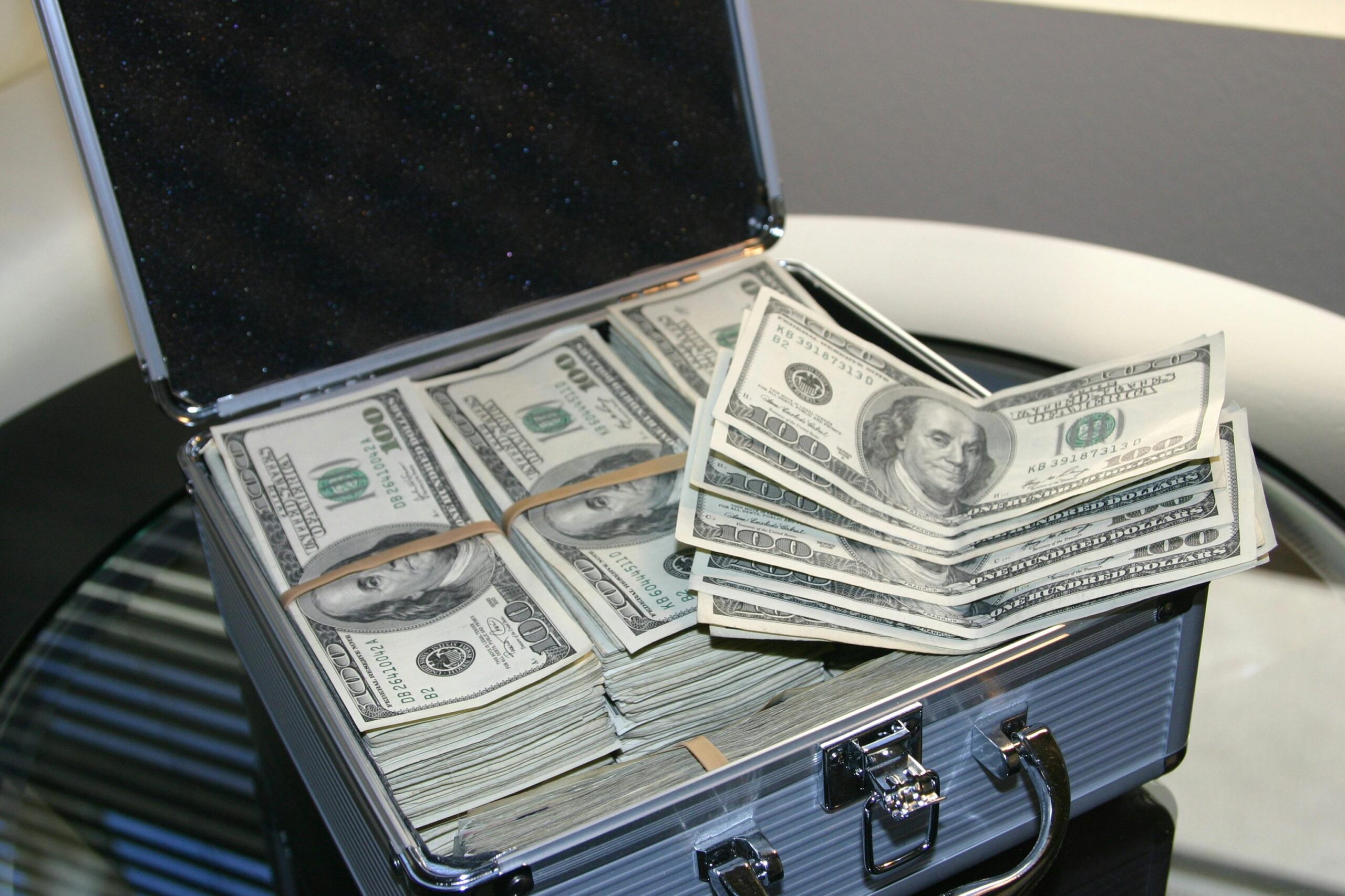 Achieve Early Retirement: FIRE Movement Secrets